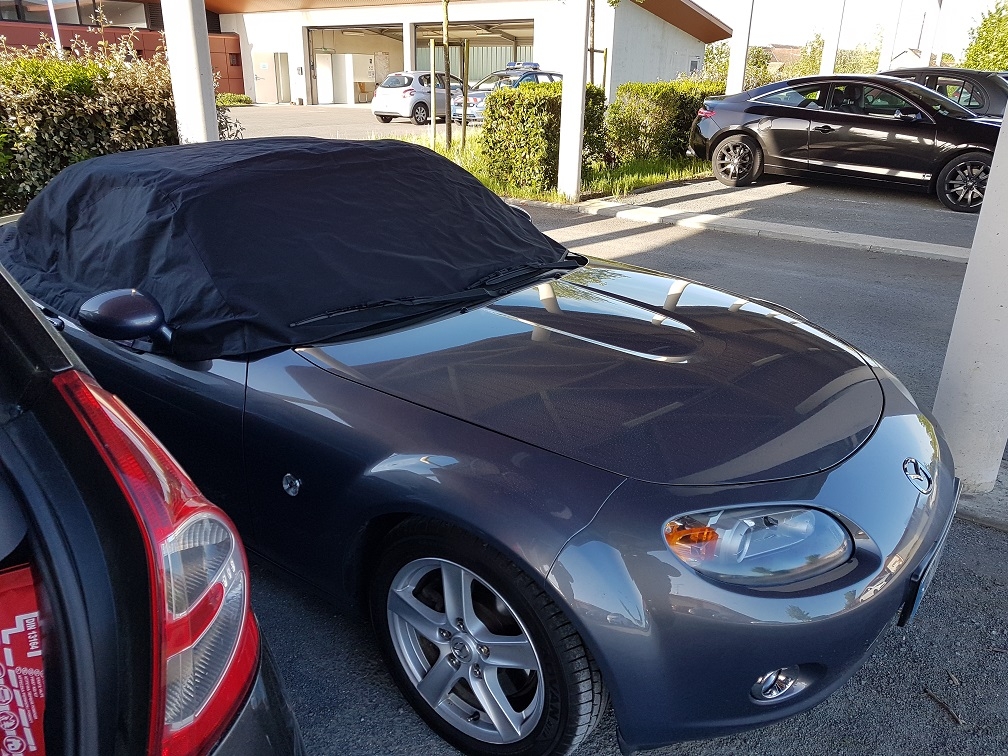 Protège capote Mazda MX-5 ND cabriolet : demi-housse sur-mesure